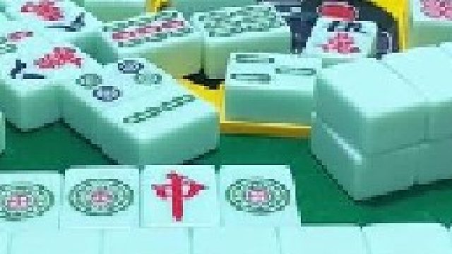 幺鸡麻将 四川麻将：这就是互相成全，八个癞子的幺鸡麻将玩过吗。