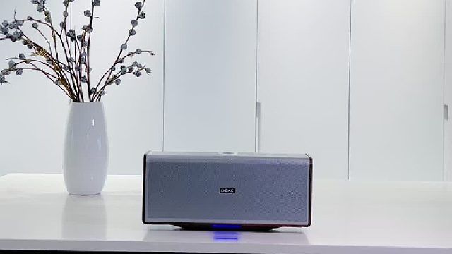 全景声包裹的声音里，回忆疼得像被拉开的橡皮