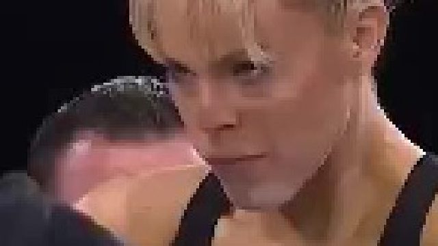 国外女子扇巴掌比赛——扇巴掌的时候真疼啊