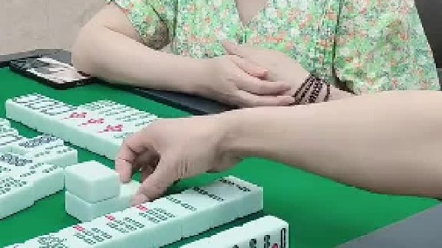 哦豁！湖北卡五星大神们。进来评评理。列牌算听头吗？