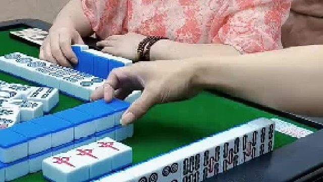 哦豁！这牌把小姐姐气晕了哈！你会这样打吗？