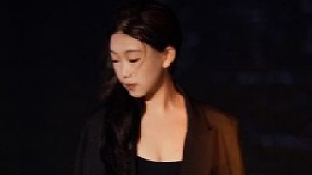 如果不开心就去湖边拍一组情绪吧