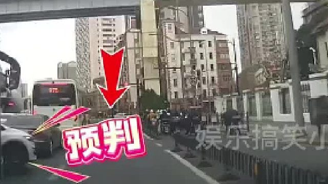 学员科目三考试，怎料突然冒出鬼探头，这教训能记一辈子！