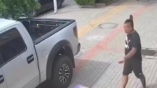 见过急性子的没见过这么急性子的 这脾气暴躁的让人无语