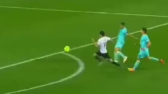 球员用手救球送点，对手却罚丢球，精彩瞬间！