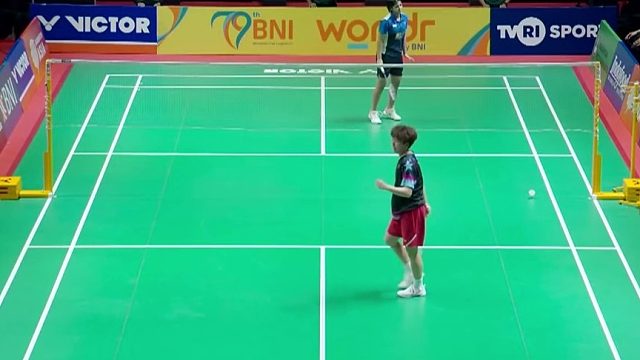 2025亚洲青年羽毛球锦标赛，阴伊晴快速进攻和网前控制成功，晋级女单决赛