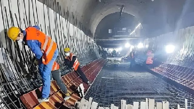 修地铁在西安修地铁是真的难毕竟这全靠考古队的小刷子