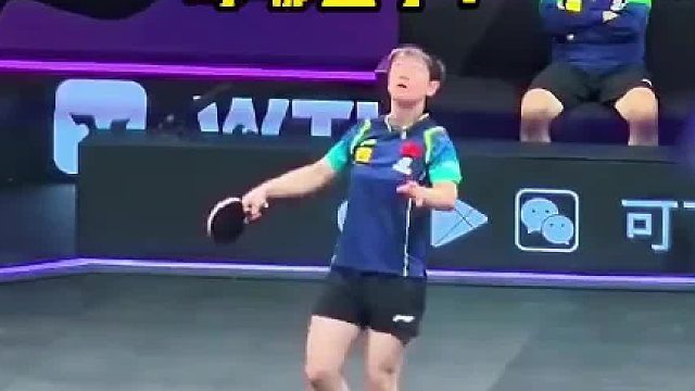 莎莎的神仙球名场面，看似是运气球实则是莎莎精预判对方的球准确落点。太牛了！