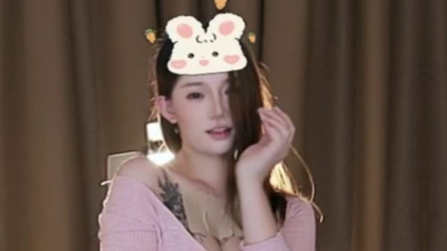 【书香【艺小薇】】姐给你面子 你揪姐的辫子