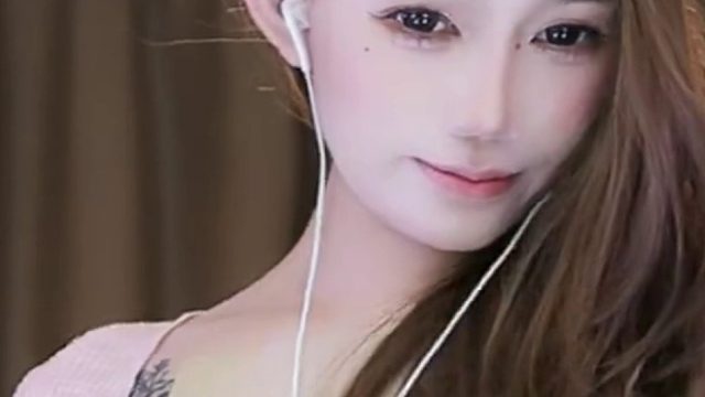 【书香【艺小薇】】嘴好干 意思是宝宝亲亲