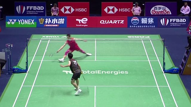 2025世界羽毛球锦标赛，对手网前进攻决绝，李诗沣止步世锦赛首轮