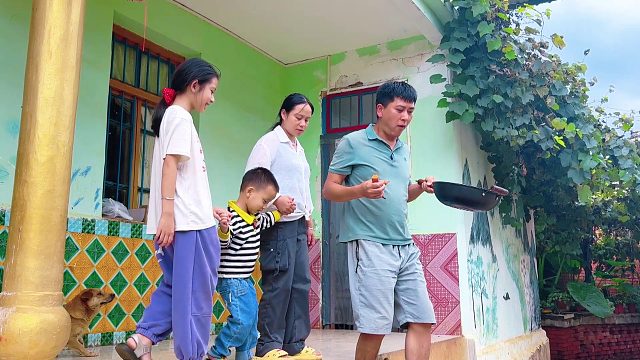 年轻夫妻城里买不起房，在农村过着简单的生活，真让人羡慕