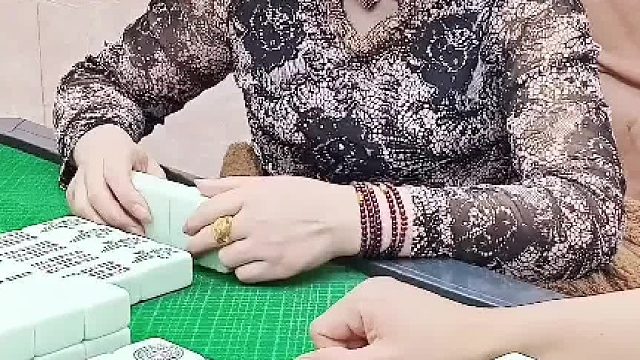 哦嚯。湖北卡五星大神。列牌帮算哈。几个大胡呢？