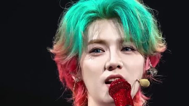 鹿晗泼水陈赫瞬间，意外成就经典抓拍画面