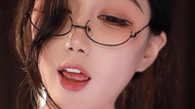 【HR林十七【小号】】小猫能有什么烦恼呢 除了吃就是睡