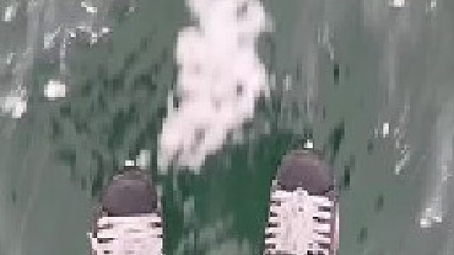 冬天是我最喜欢的季节。滑冰