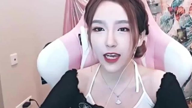 rita直言夏天不洗衣服！只想问过期安慕斯是什么味道