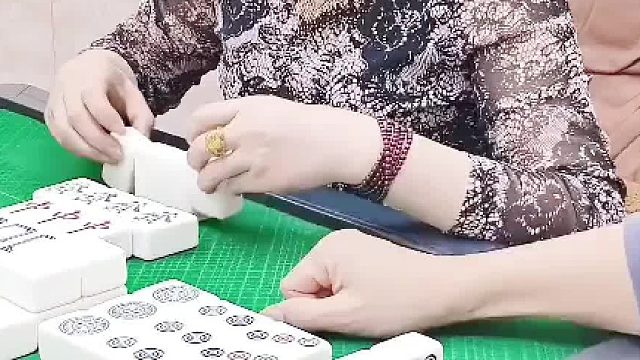 哦嚯。小姐姐歪的很。列三筒怎么抢杠了呢？