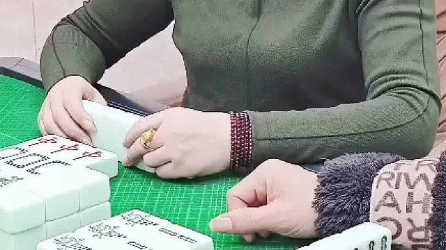 哦嚯。湖北卡五星高手。进来看看。列牌没打错吧？