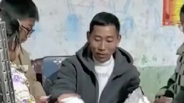 “消失的橘子，孩子们的压岁钱没了”