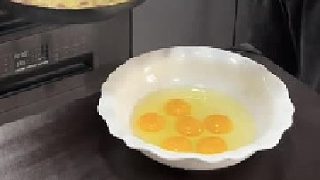 麻辣沸騰毛蛋、