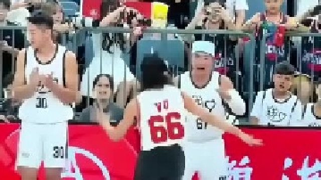 节目效果拉满！吴艳妮刘畊宏斗舞太欢乐！