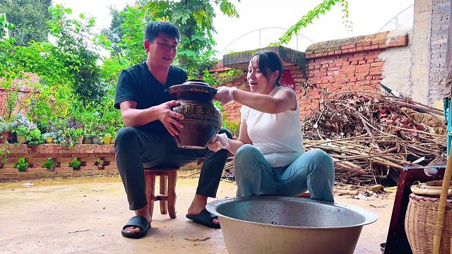 媳妇送女儿上学，老公在家做了啥？没想到媳妇回家这样做