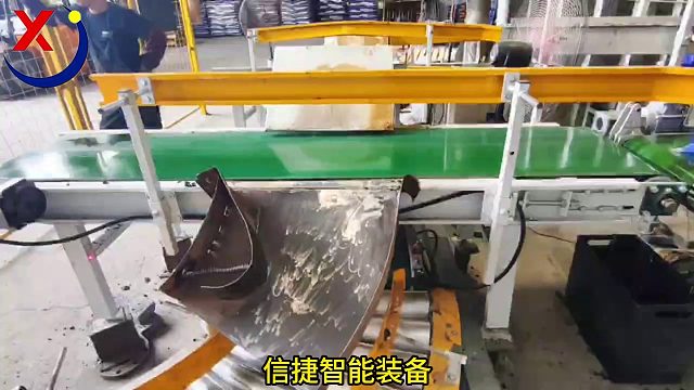 成本直降，场地利用率提升，无缝对接生产线，码垛机器人沥青冷补料码垛