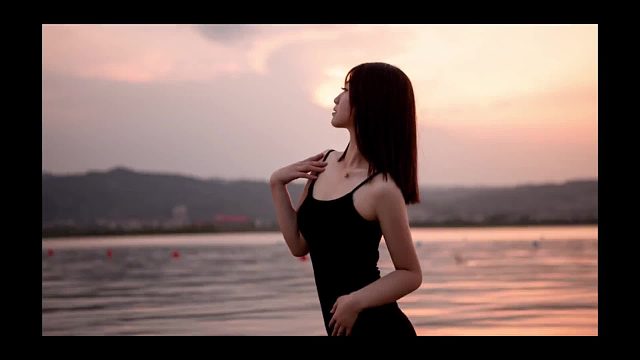 别人用漂亮来形容你，我用你来形容漂亮