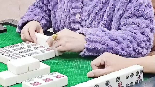 哦嚯。湖北卡五星高手。进来建议哈。列二筒你会不会杠呢？