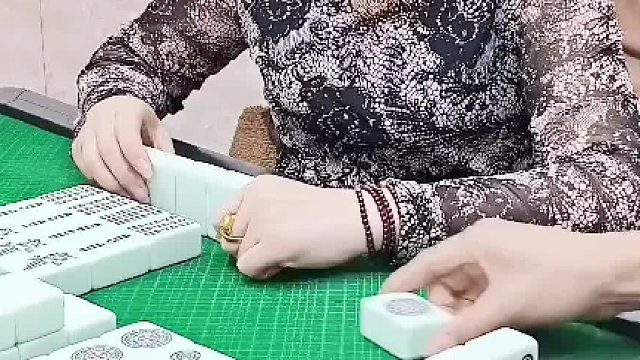 哦嚯。武汉卡五星高手。建议哈。列牌你会杠吗？