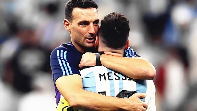 啥意思？梅西主场告别战轰双响后，主帅斯卡洛尼转身摆手！