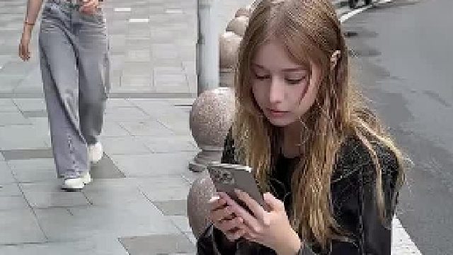 外 国 人 不 骗 外 国 人