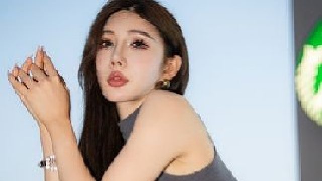 牵到女神姐姐的小手了~