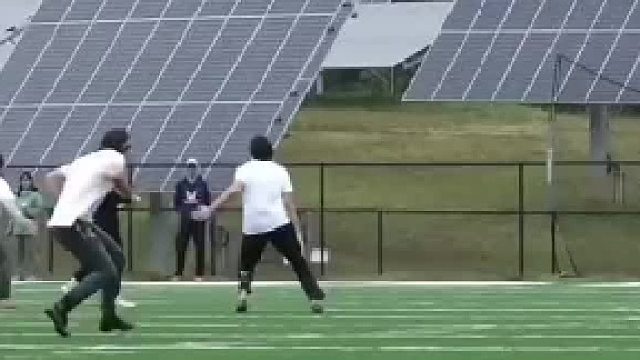 惊人的速度，与飞盘赛跑