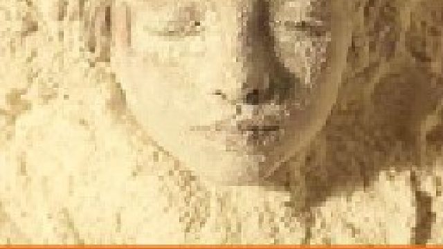 母亲竟把女儿埋进了面粉里