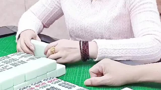 哦嚯。武汉卡五星大神。列牌你敢这么玩吗？