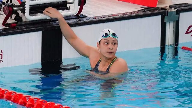 真猛！混合泳接力落后，结果余依婷最后一棒狂飙连超3人逆袭夺冠