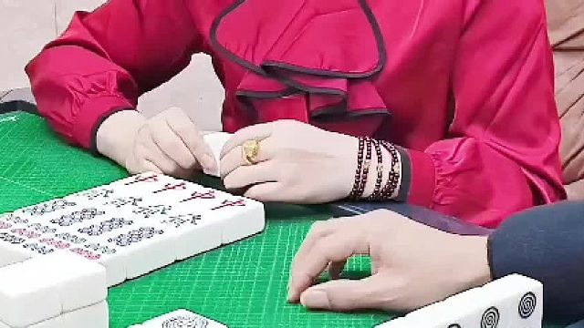 哦嚯！列牌掉的大社。小姐姐我怎么会差牌的呢？