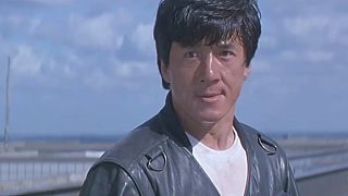 成龍為紀(jì)念恩師，從百米高樓一躍而下，打破吉尼斯紀(jì)錄