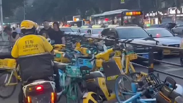 乱停共享单车，下次别人会提踢你的车吗？