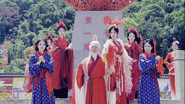 第六届东莞观音山姻缘文化节火热进行中，约上闺蜜来游园赏景互动