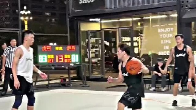 这明显防守防规了[捂脸]