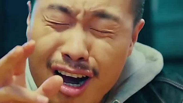 男人只因给了乞丐一个鸡腿没承想救了自己一命