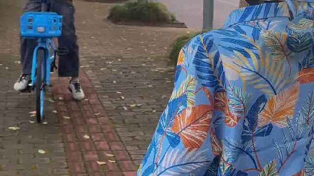 这次终于变成路人追机器人了