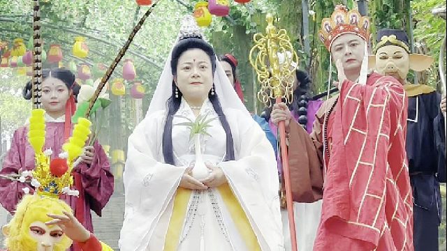 紫荆花盛开，东莞观音山来了就好，国庆节快乐，幸福安康！