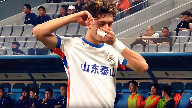 太帅了！李小恒韩鹏附体鱼跃冲顶破门，刘洋精准传中助攻