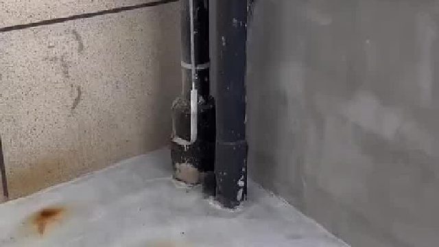 男子发视频询问楼顶管子是什么东西，没想到被大家说这是公共区域