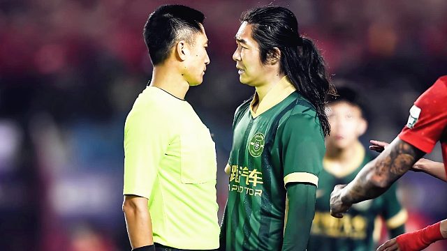 破案了！李提香为何贴脸怒喷马宁染红，都怪争议手球判罚？