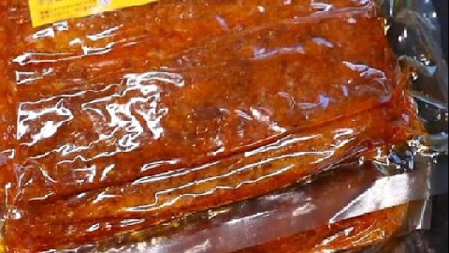 你们小时候也是这样吃辣片的吗？